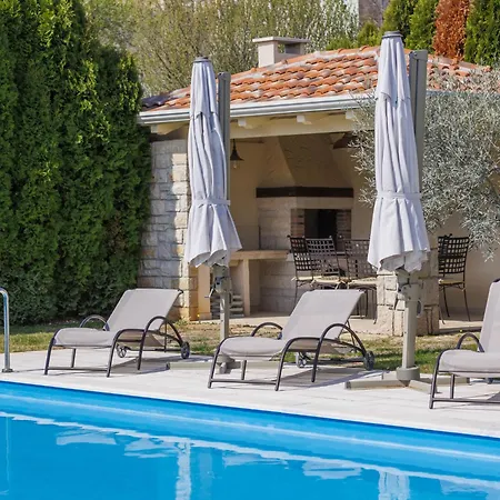 Feniks By Interhome *